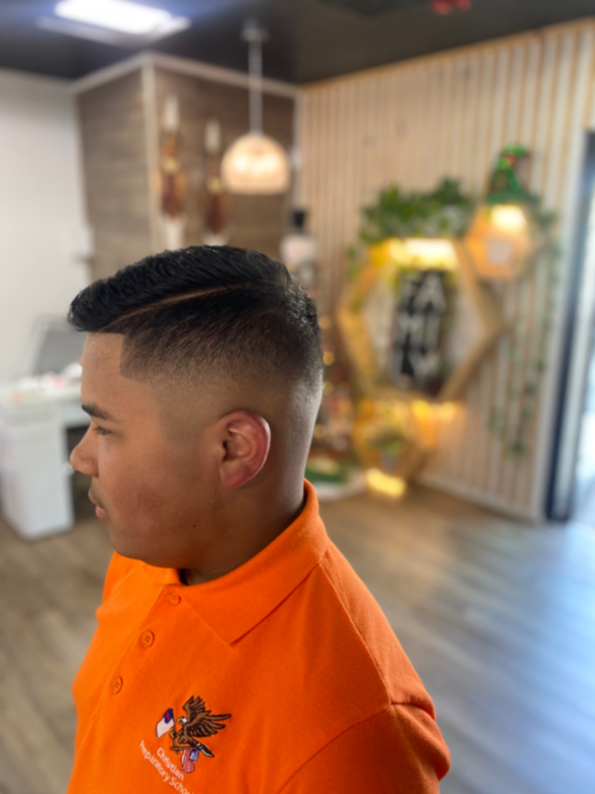 Classic side part with skin fade